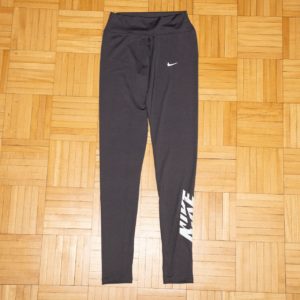 NIKE GRIS TOPO